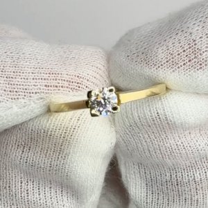 77533 18ct Yellow Gold Low Profile Diamond Engagement Ring 0.26 ct